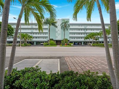 700 NE 14th Ave APT 204