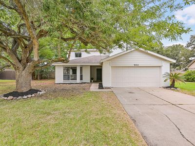 902 Essex Dr