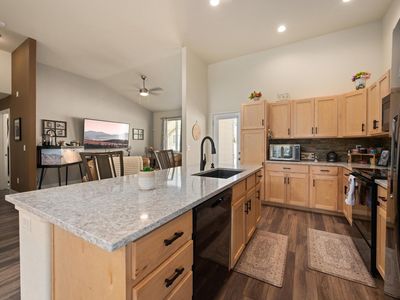 2584 Grizzly Pl