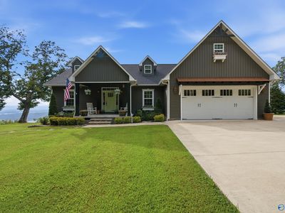 1889 Scenic Dr