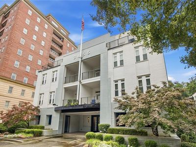 3655 Peachtree Rd NE Unit 401