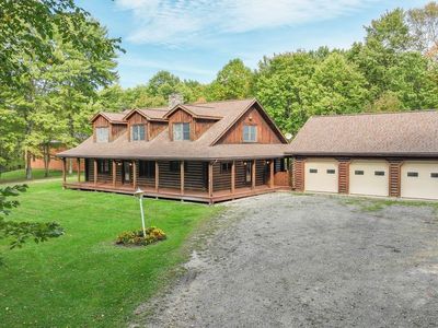 6479 Locust Ln NE