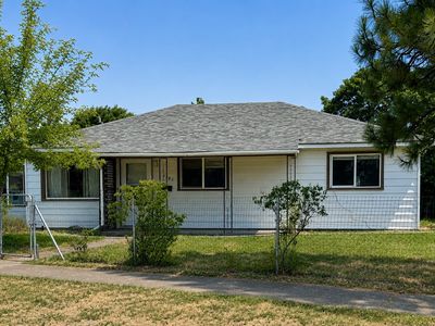 1101 F Ave
