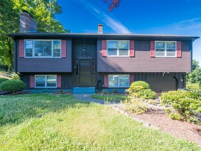 Property at 45 Skyline Dr, Westfield, MA