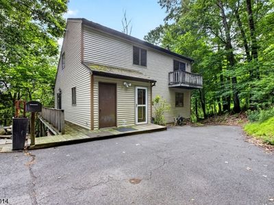 1 Hillside Ave