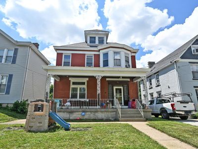 935 Woodlawn Ave