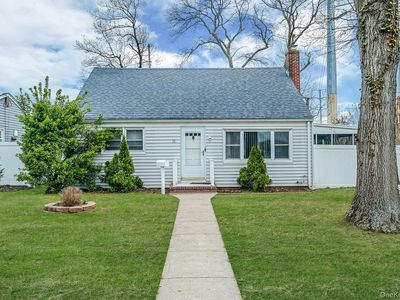 23 Lakewood Avenue
