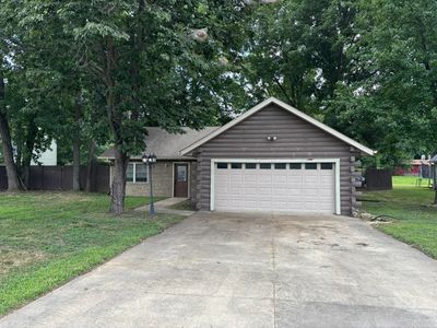 300 Noah Ln