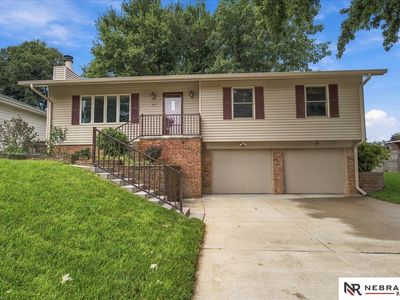 5062 S 160th Cir