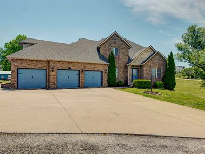128 Green Oaks Drive