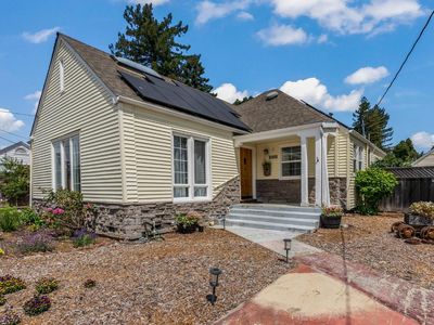 1722 Elm Street