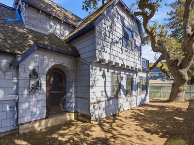 655 Embarcadero Rd