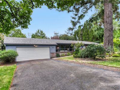 8015 SW Fairway Dr