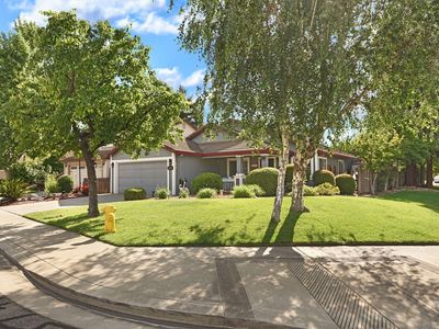 2109 Bluejay Way