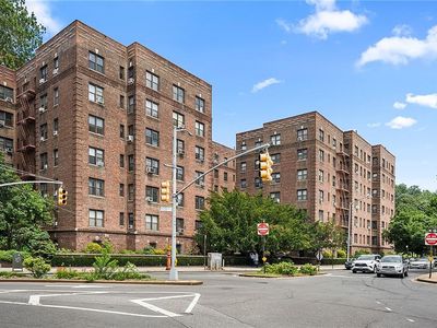 3015 Riverdale Ave APT 5F