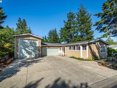 882 Western Way