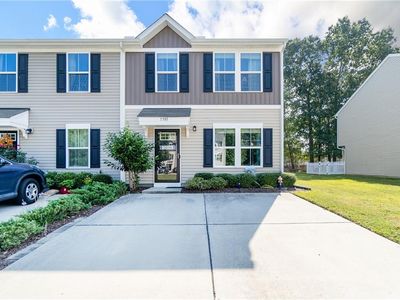 1301 Lakeview Cv