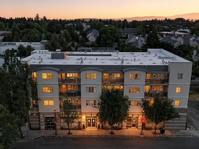 318 NE Roberts Ave APT 204