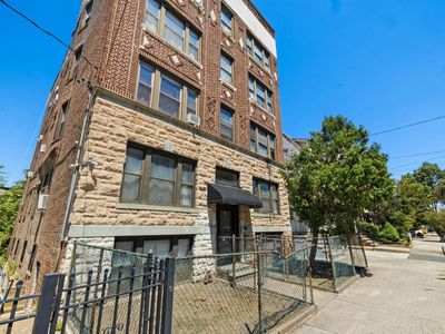 81 Romaine Ave #2