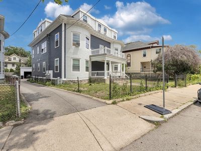 36 Brookledge St