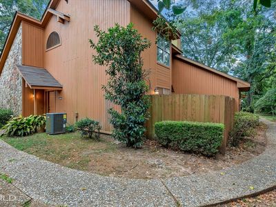 3328 Eastwood Dr