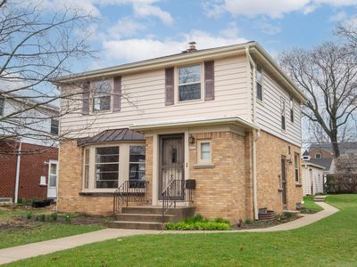 4332 North Sheffield AVENUE