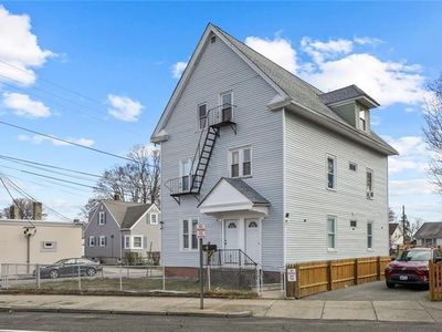 471 Smithfield Ave