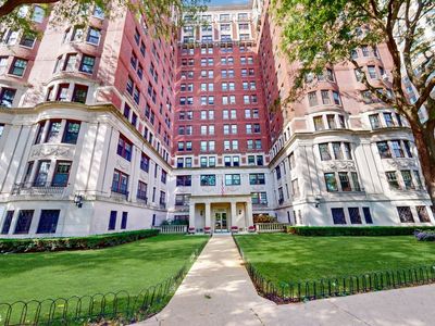 5000 N Marine Dr #12E
