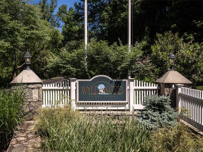 40 Trailhead Lane