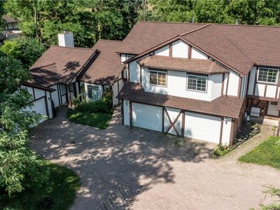 58 Gothic Ln