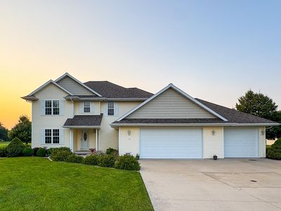 77 Thackery Dr