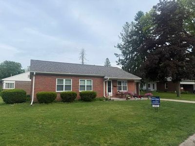 Property at 517 College Manor Pl, Monmouth, IL