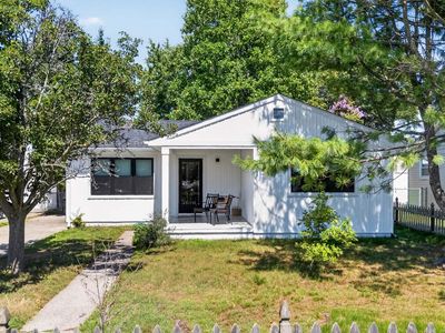 221 Cedardale Ave