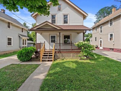 712 West College AVENUE