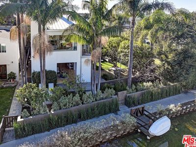 2910 & 2908 Strongs Dr