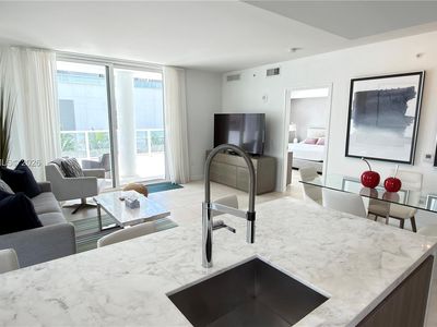 401 N Birch Rd Unit 415