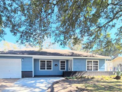 1103 W Camp Cir