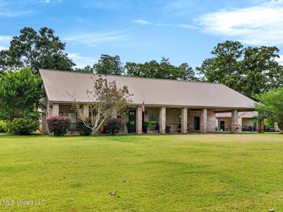 143 Balmoral Dr