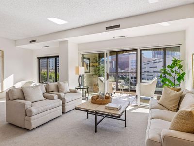 1201 Yale Pl APT 407