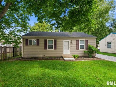 Property at 408 Parkview Dr, Rochester, IL