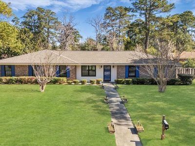 318 SUNDERLAND Drive