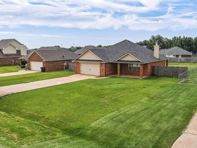 224 W Comanche Ave