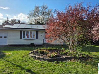 8 Babbling Brook Rd