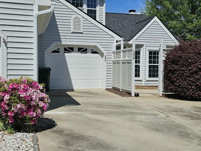 200 Lakewater Dr