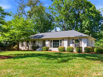 8115 Knollbrook Dr