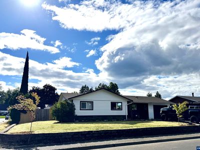 783 SW Sheila St