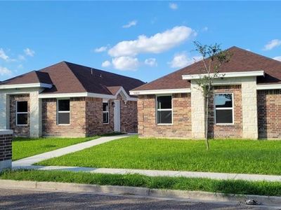 1809 W Portales Dr