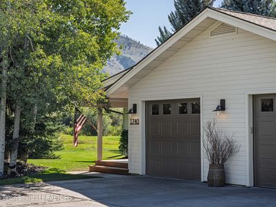 1740 W Diamond Hitch Dr