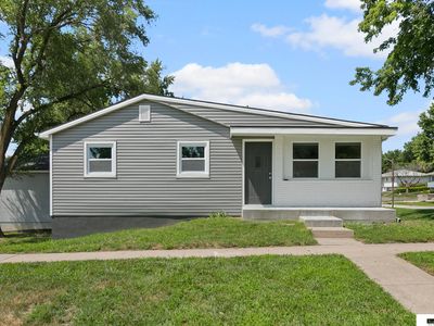 900 W Dawes Ave