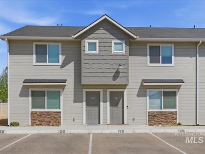 126 E Ravenna Ln
